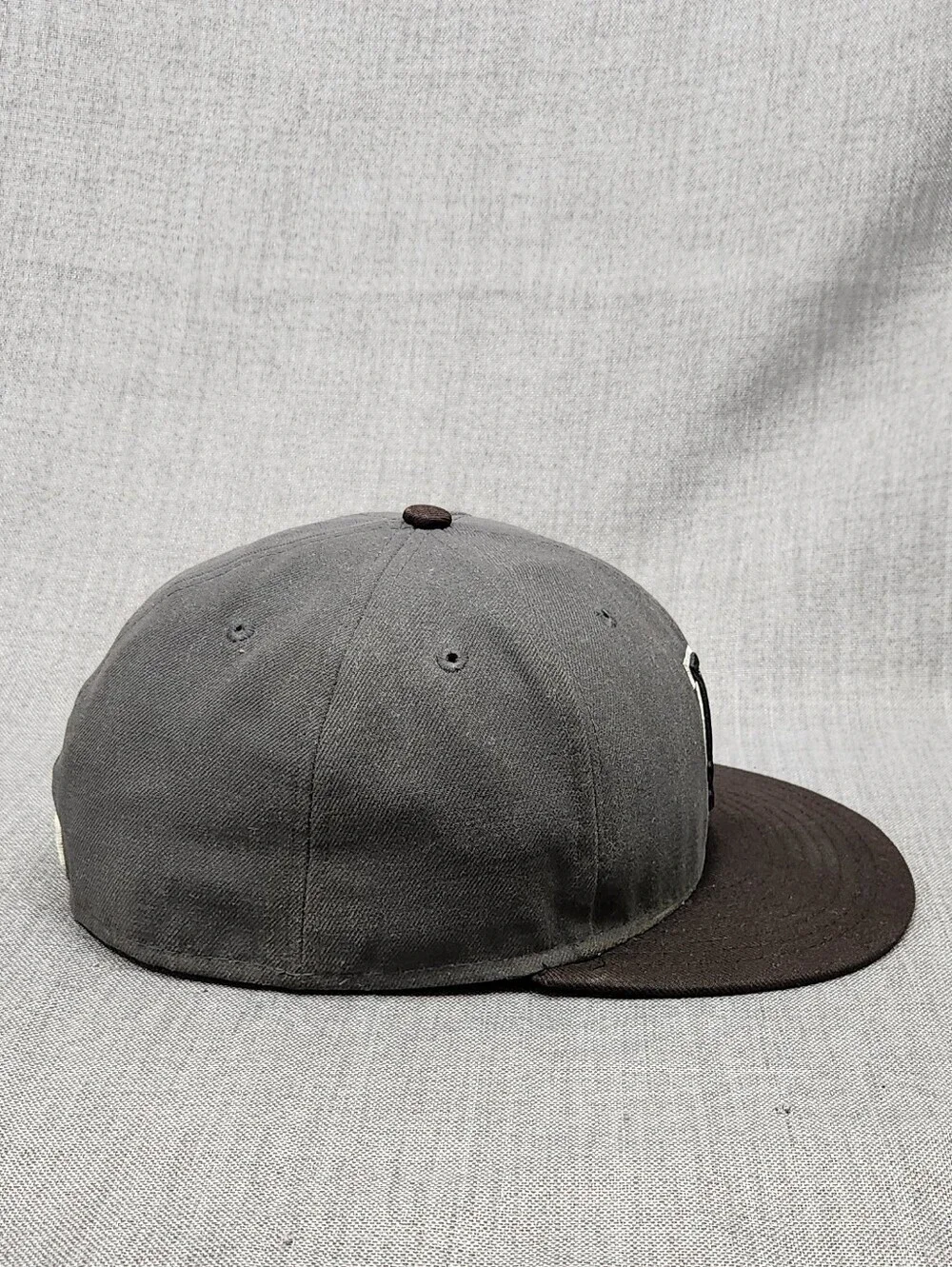New Era × Los Angeles Dodgers LA Grey & Black Colorway. Fitted 7 5/8. 59FIFTY